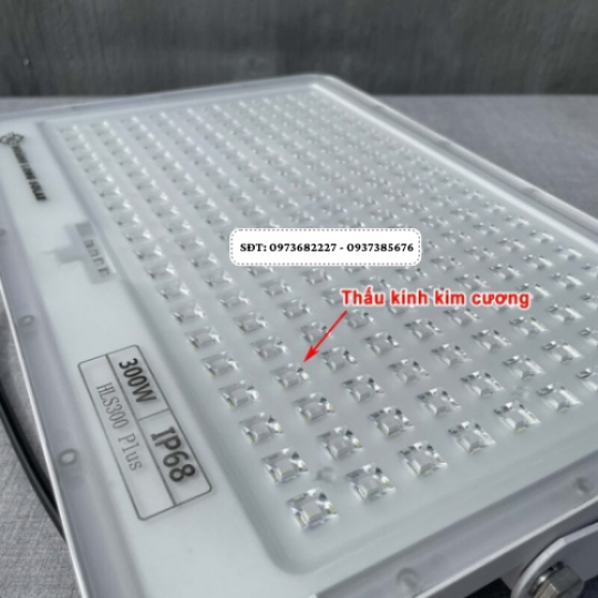 Đèn năng lượng mặt trời chống lóa kim cương 300W – HLS300 Plus Ver 2024 – Tấm pin mono cao cấp