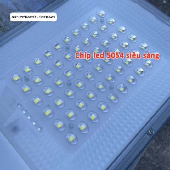 Đèn năng lượng mặt trời bàn chải mắt ngọc 500W – HLC500 -New 2024 – Tấm pin Mono sạc nhanh