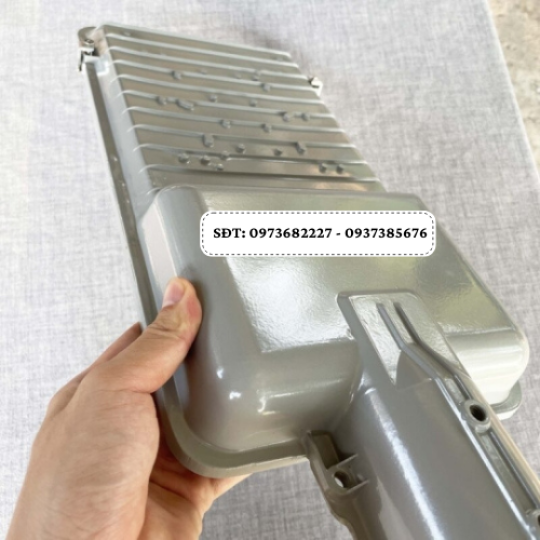 Đèn năng lượng mặt trời bàn chải 200W – HLC200 trắng – NEW 2024