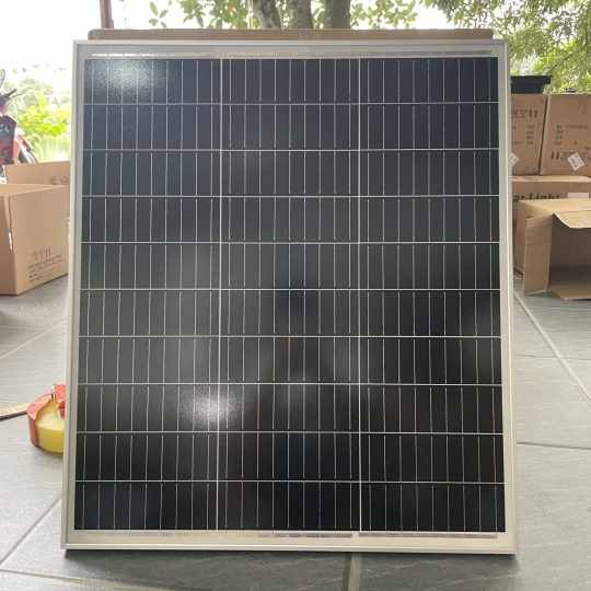 Tấm pin năng lượng mặt trời 100w -18v sạc bình acquy 12v