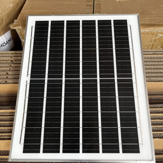Đèn pha năng lượng mặt trời bóng bup 100W -HLB100 tấm pin mono