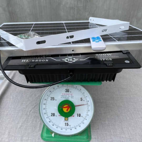 Đèn năng lượng mặt trời solar light 800w – HL-8800S New 2024 – Tấm pin mono