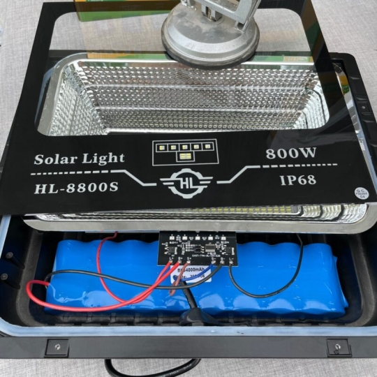 Đèn năng lượng mặt trời solar light 800w – HL-8800S New 2024 – Tấm pin mono
