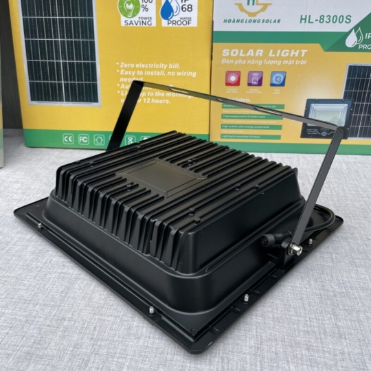 Đèn pha năng lượng mặt trời solar light 300w HL-8300S– Tấm pin mono – Mẫu mới 2024