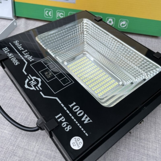Đèn pha năng lượng mặt trời solar light 100W -HL8100S NEW 2024