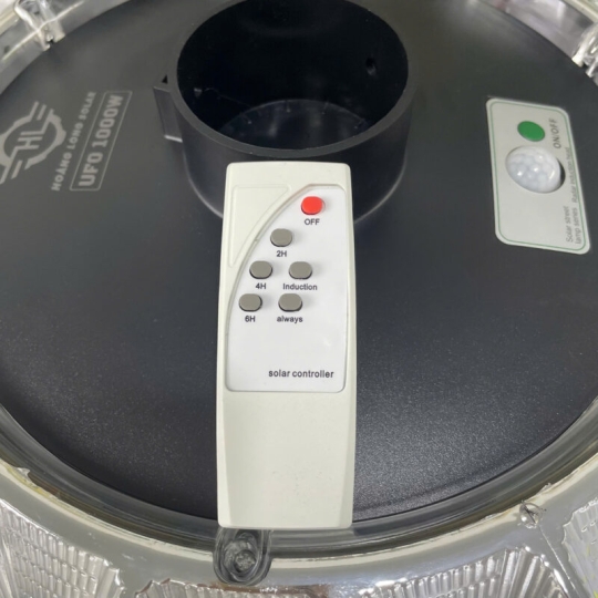 Đèn UFO liền thể năng lượng mặt trời UFO 1000w mẫu mới 2025